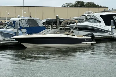 Scout 215 Dorado