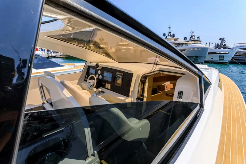 Vulcan Yacht Photos Pics 