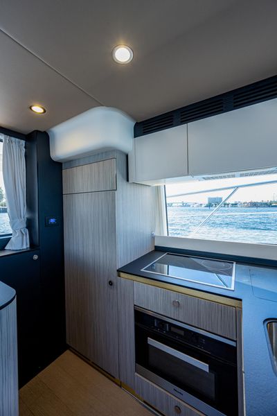 2019 Azimut 55