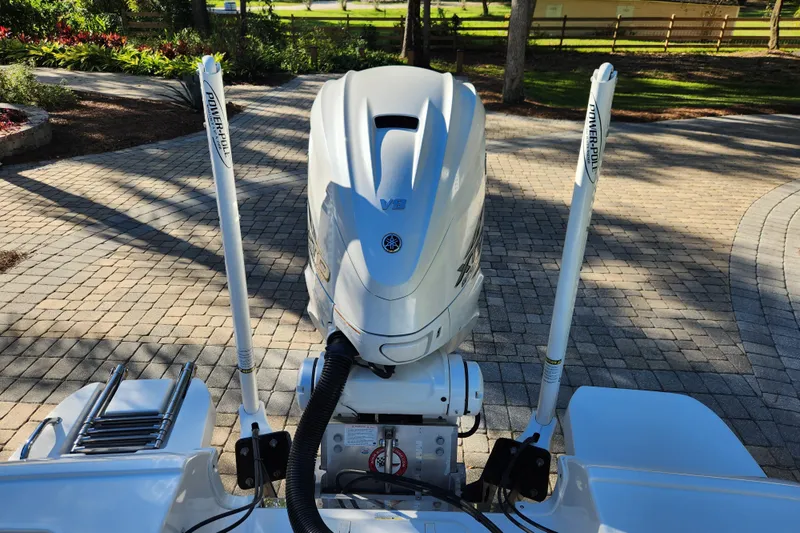  Yacht Photos Pics 2020 Caymas 28 HB boat with Yamaha V8 engine and Power-Pole anchors.