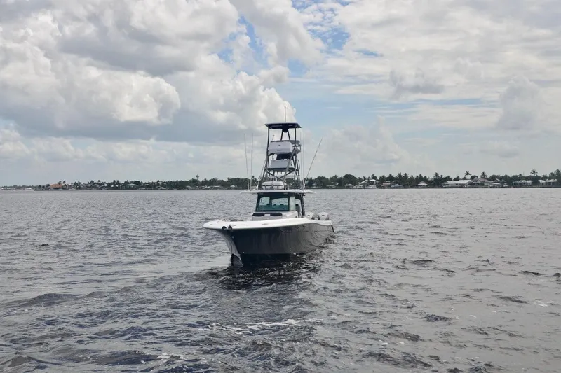 Title Wave Yacht Photos Pics HCB 53 Title Wave - Bow