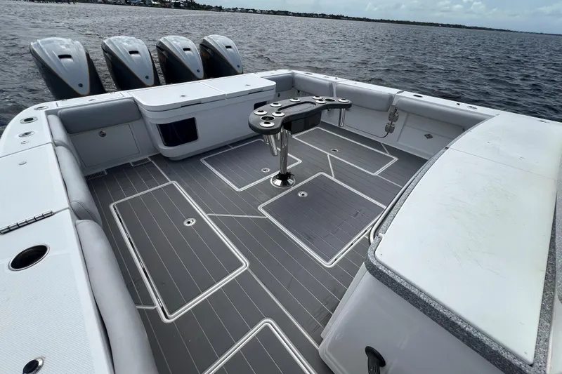 Title Wave Yacht Photos Pics HCB 53 Title Wave - Cockpit