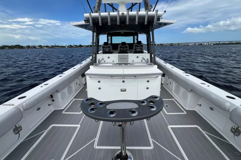 Title Wave Yacht Photos Pics HCB 53 Title Wave - Cockpit