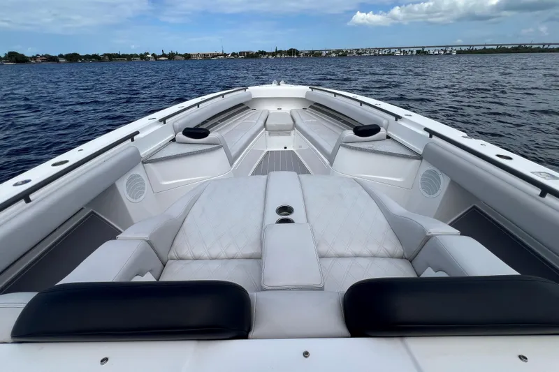 Title Wave Yacht Photos Pics HCB 53 Title Wave - Bow