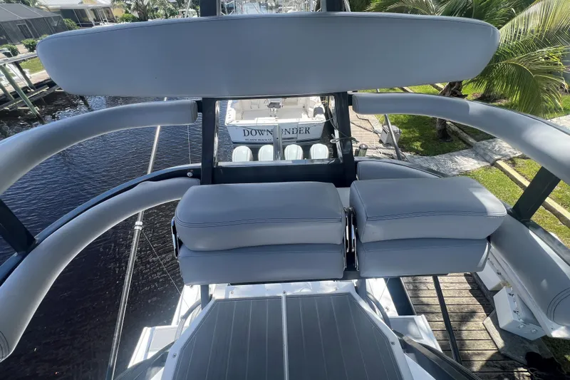 Title Wave Yacht Photos Pics HCB 53 Title Wave - Tower