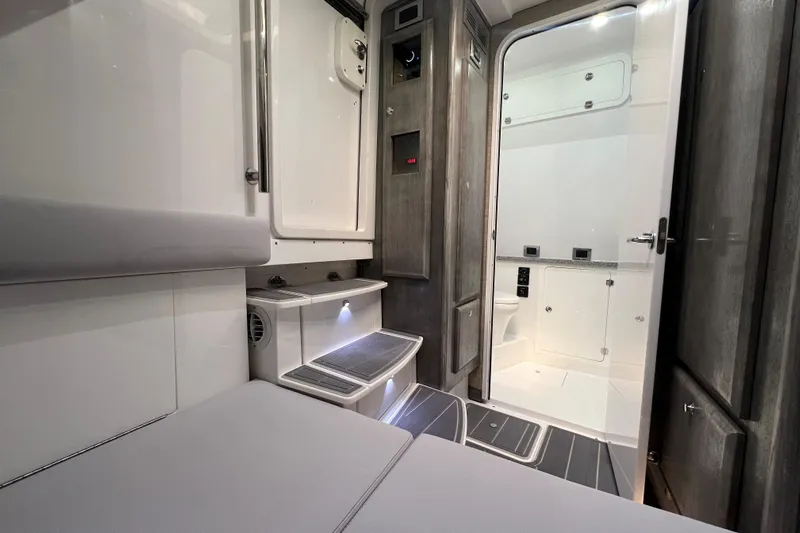 Title Wave Yacht Photos Pics HCB 53 Title Wave - Cabin