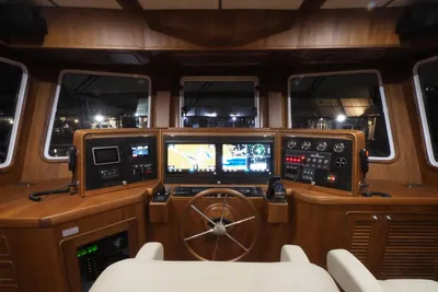 Helmsman Trawlers 46 Pilothouse
