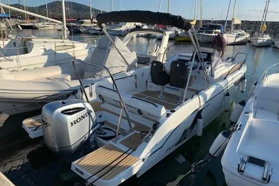 2019 Beneteau Flyer 8 SUNdeck