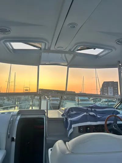  Yacht Photos Pics Overhead ventilation