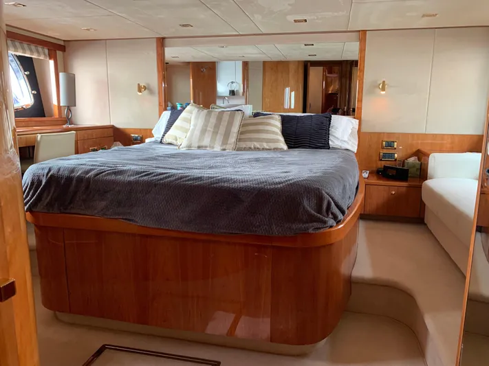 Wind Rock Yacht Photos Pics Master bed