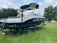 2021 Chaparral 23 Surf
