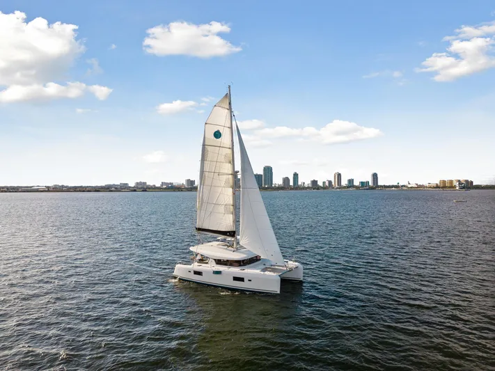 Aquaholic Yacht Photos Pics 