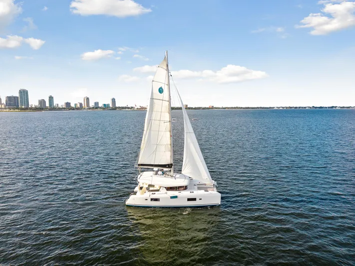 Aquaholic Yacht Photos Pics 