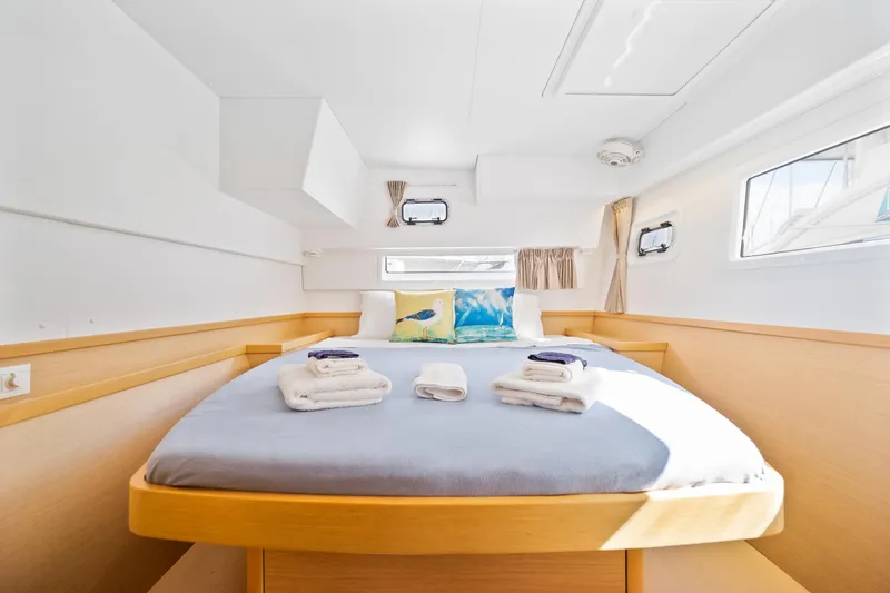 Aquaholic Yacht Photos Pics 