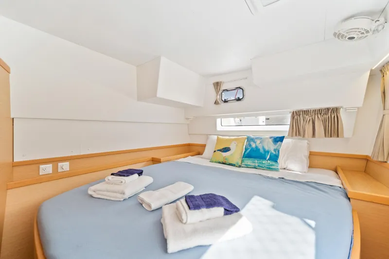 Aquaholic Yacht Photos Pics 