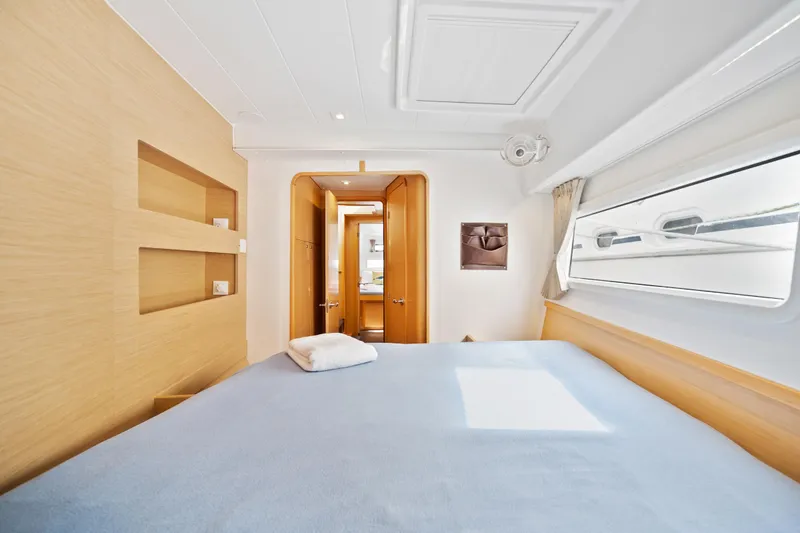 Aquaholic Yacht Photos Pics 