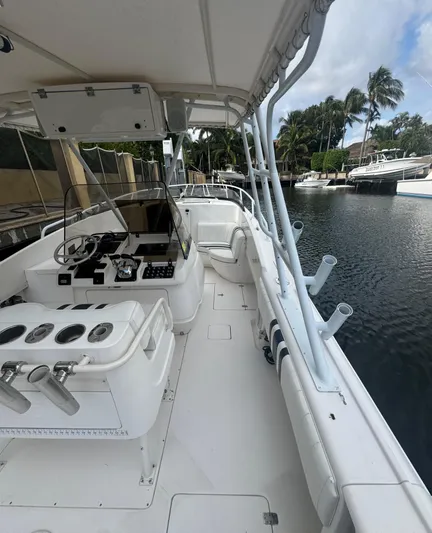 2021 Suzuki 350s Yacht Photos Pics 