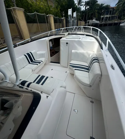 2021 Suzuki 350s Yacht Photos Pics 