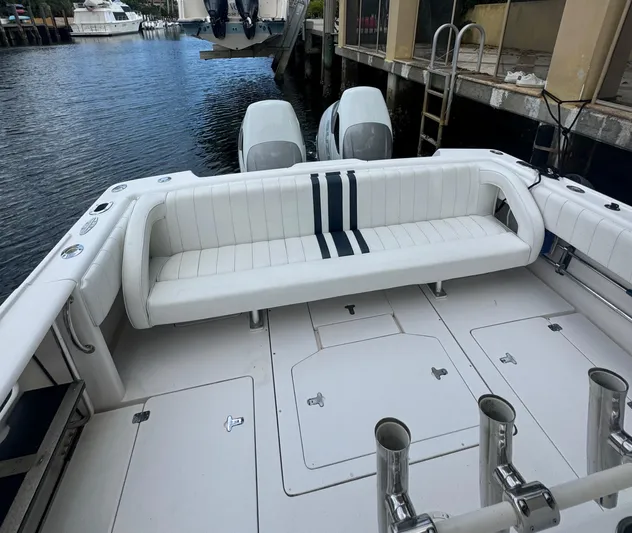 2021 Suzuki 350s Yacht Photos Pics 