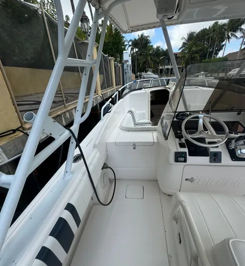 2021 Suzuki 350s Yacht Photos Pics 