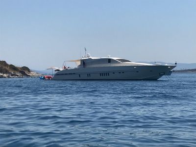 Yacht