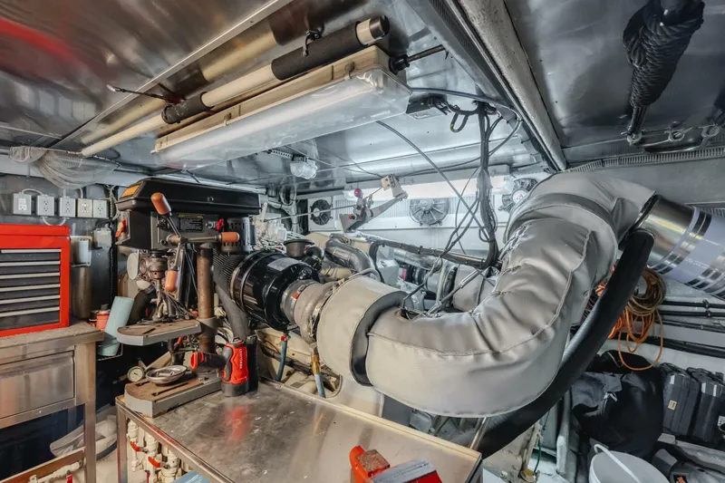 Fan Tail I Yacht Photos Pics 