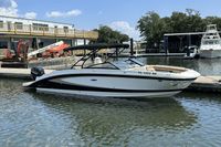 2015 Sea Ray 270 Sundeck Outboard