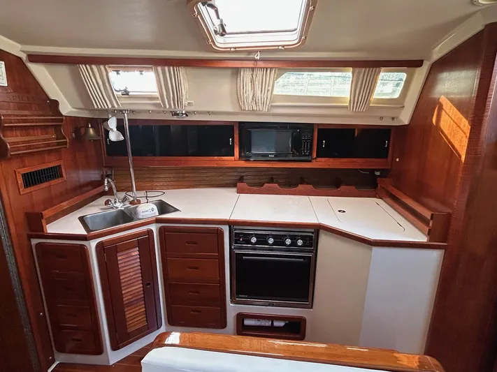 Immigrator Yacht Photos Pics 