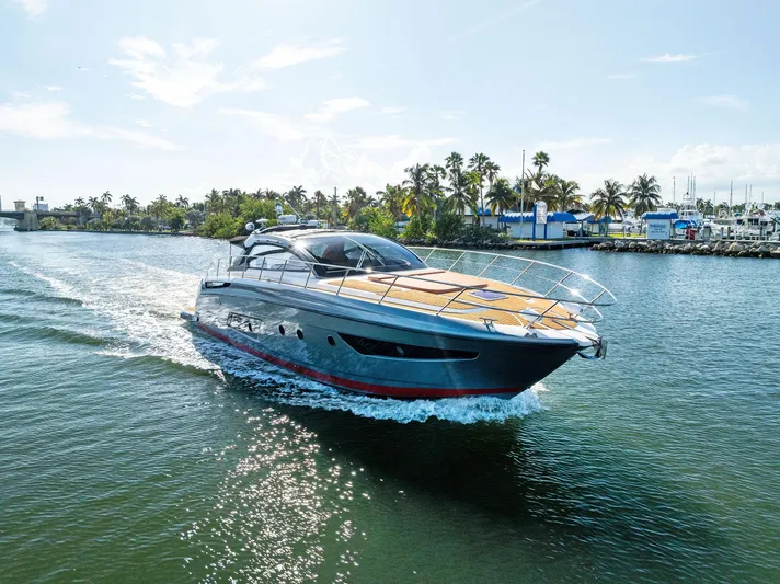 Po-sea-tive Vibez Yacht Photos Pics Azimut Atlantis 48 yacht cruising on a sunny day, 2013 model.