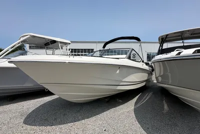 Boston Whaler 210 Vantage