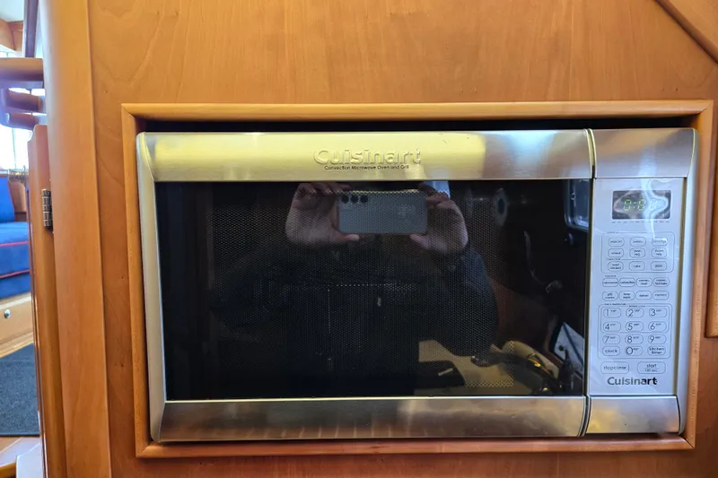 Grayson Yacht Photos Pics Cuisinart microwave in 2017 Sabre 48 Fly Bridge yacht kitchen.