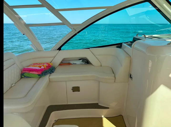  Yacht Photos Pics Port Lounge Seating