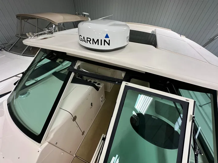  Yacht Photos Pics 2019 Grady-White Freedom 375 boat with Garmin radar, indoor storage.