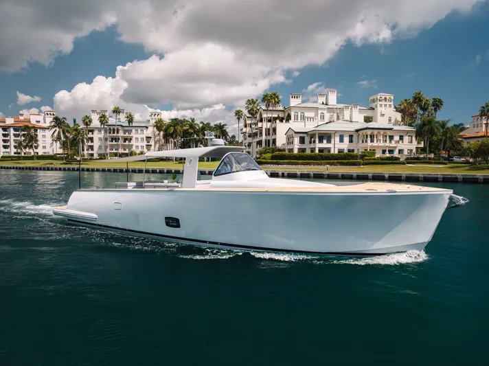 M/y Valor Yacht Photos Pics 