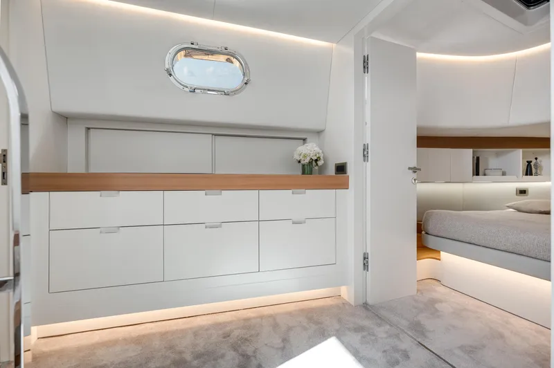 M/y Valor Yacht Photos Pics 