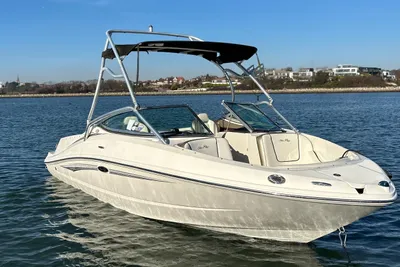 Sea Ray 210 Select