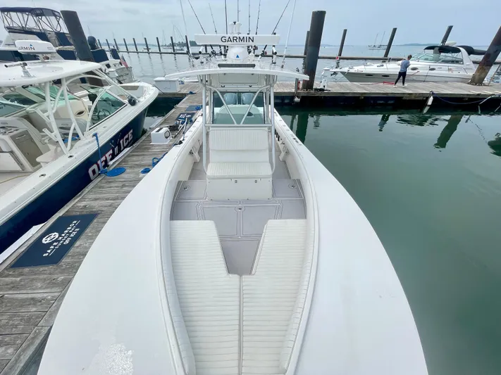 Helm Master Ex Joystick Yacht Photos Pics 2006 Regulator 32FS boat with Helm Master Joystick, docked at marina.