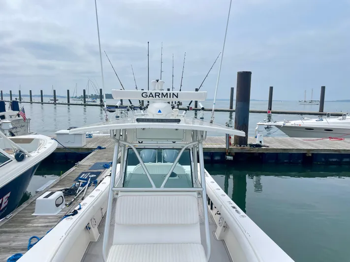 Helm Master Ex Joystick Yacht Photos Pics Regulator 32FS boat with Garmin equipment docked at marina, 2006 model.