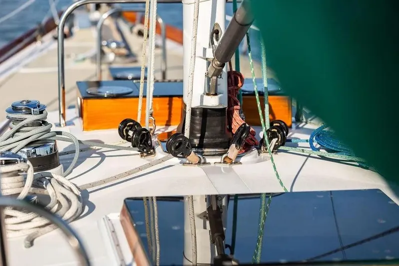 Night Train Yacht Photos Pics Mast base details