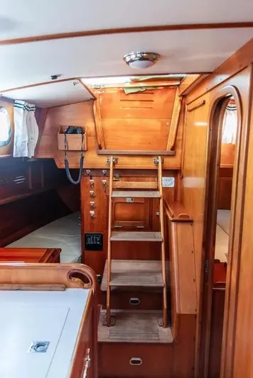 Night Train Yacht Photos Pics Companionway area