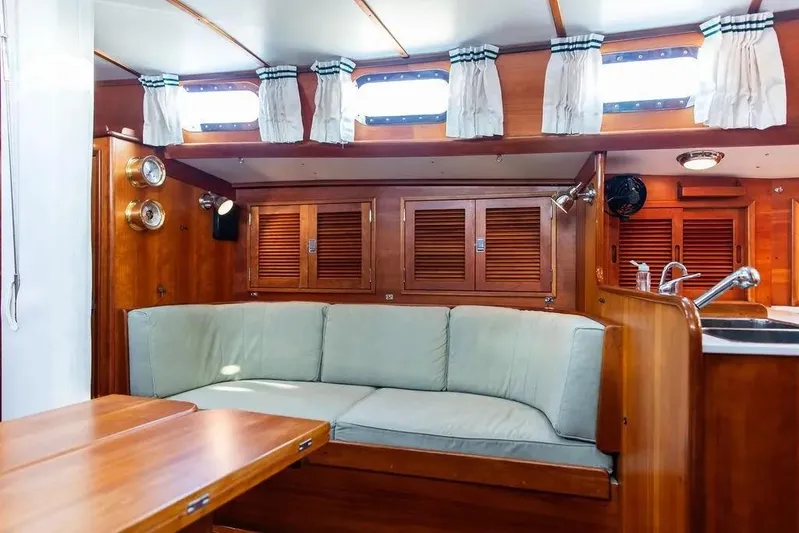 Night Train Yacht Photos Pics Starboard settee