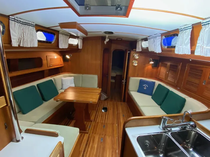 Night Train Yacht Photos Pics Salon