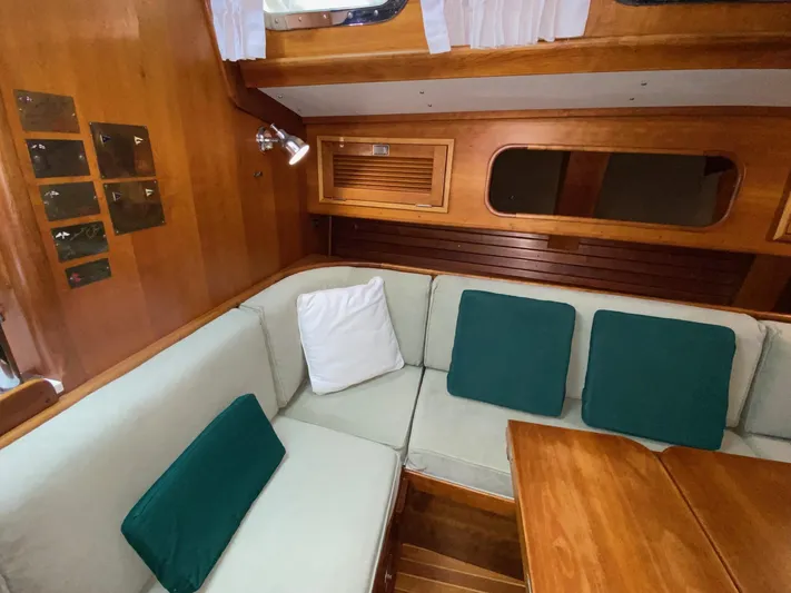 Night Train Yacht Photos Pics Dinette