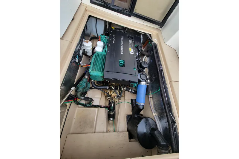  Yacht Photos Pics 2017 Cutwater C28 engine compartment with Volvo Penta motor.