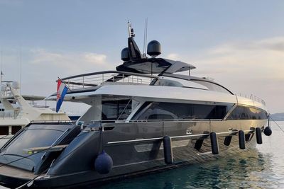 Yacht