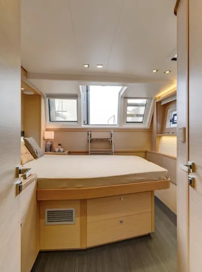 Joy De Vie Yacht Photos Pics 