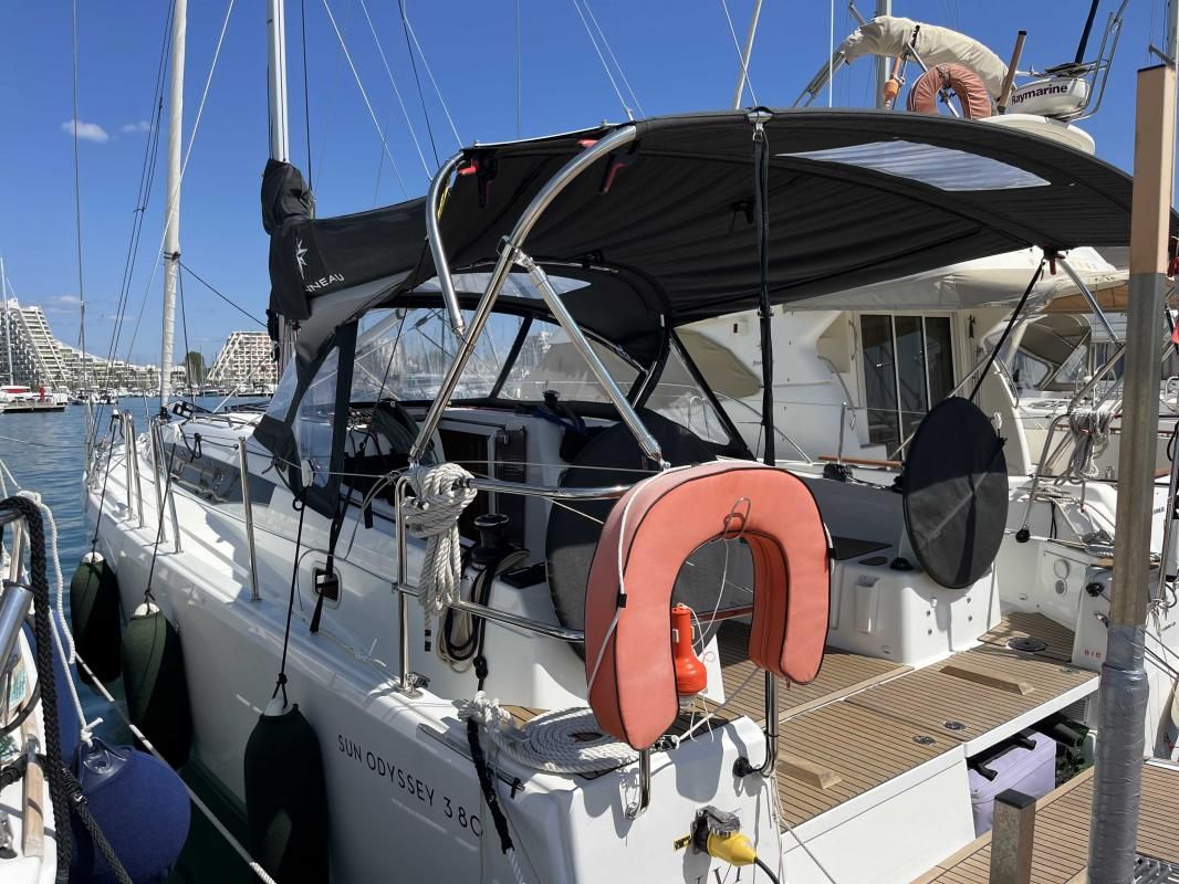 2025 Jeanneau Sun Odyssey 380