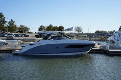 Sea Ray Sundancer 320