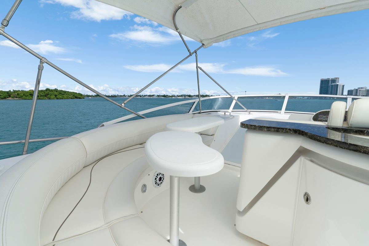 2001 Cruisers Yachts 50 