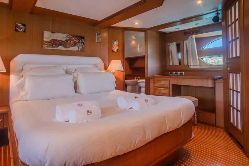 Saphir Yacht Photos Pics 